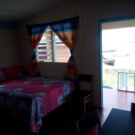 Waikiki Guest House Treasure Beach Εξωτερικό φωτογραφία