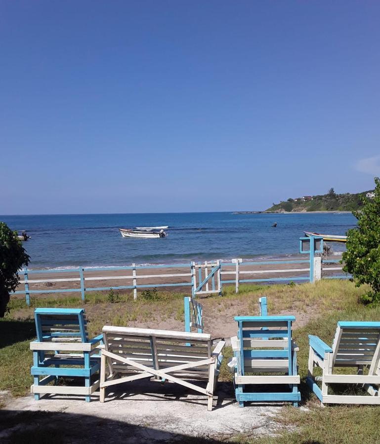 Waikiki Guest House Treasure Beach Εξωτερικό φωτογραφία