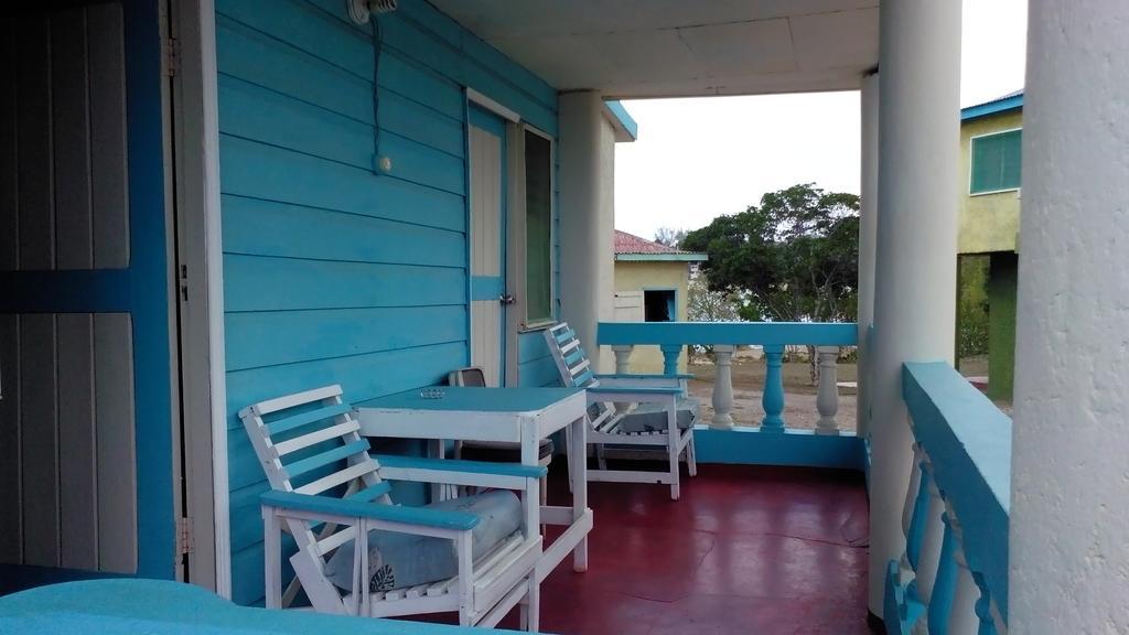 Waikiki Guest House Treasure Beach Εξωτερικό φωτογραφία