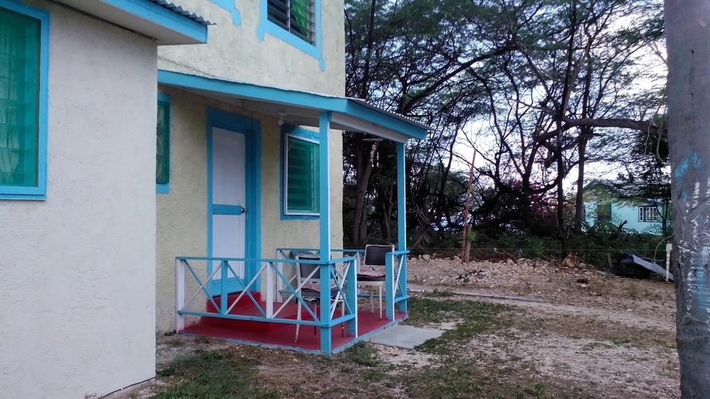 Waikiki Guest House Treasure Beach Δωμάτιο φωτογραφία