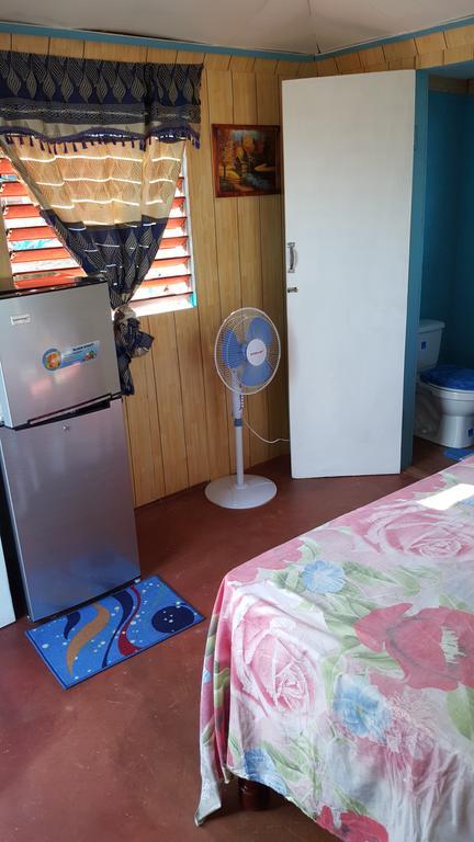 Waikiki Guest House Treasure Beach Εξωτερικό φωτογραφία