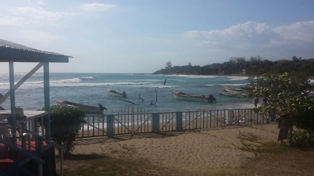 Waikiki Guest House Treasure Beach Εξωτερικό φωτογραφία