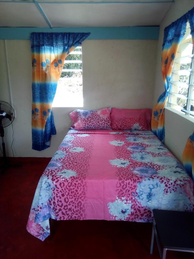Waikiki Guest House Treasure Beach Εξωτερικό φωτογραφία