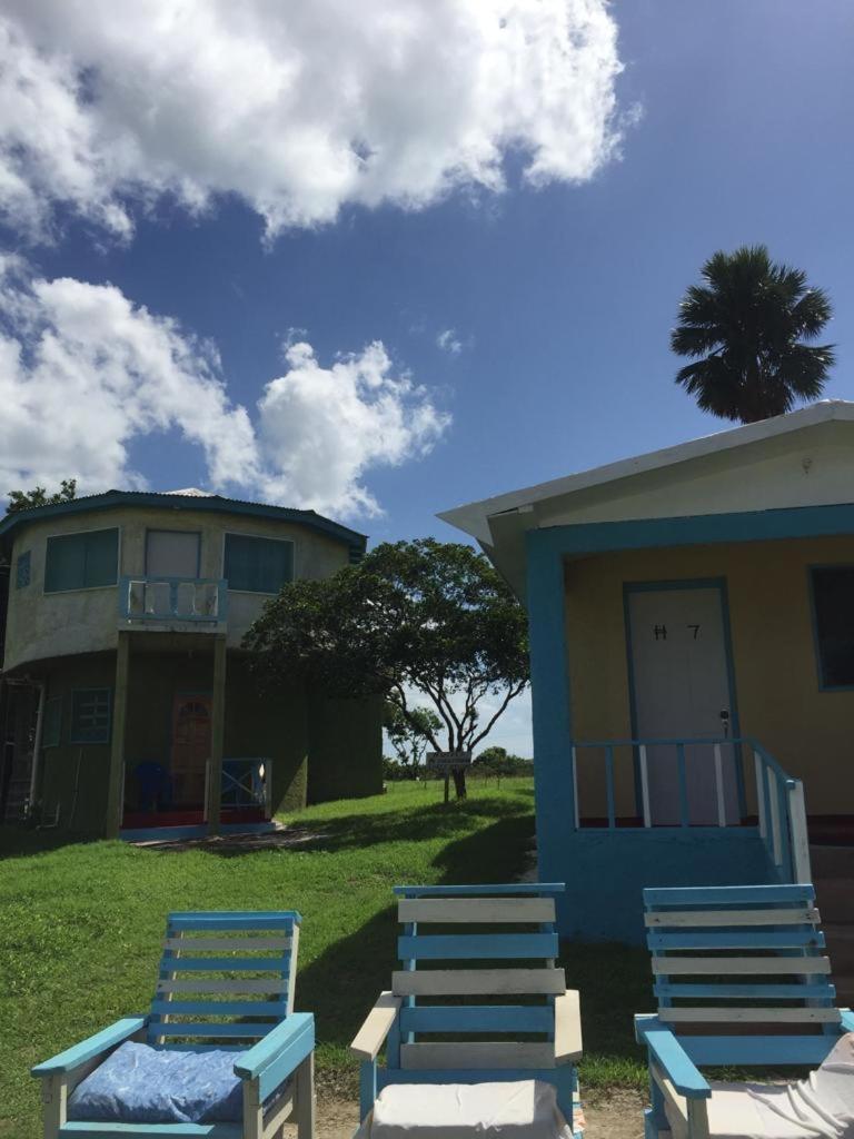 Waikiki Guest House Treasure Beach Εξωτερικό φωτογραφία